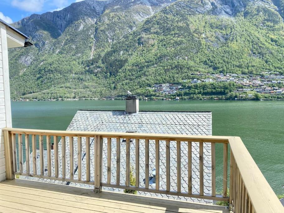 Villa Fjordside Panorama House Trolltunga à Odda Extérieur photo