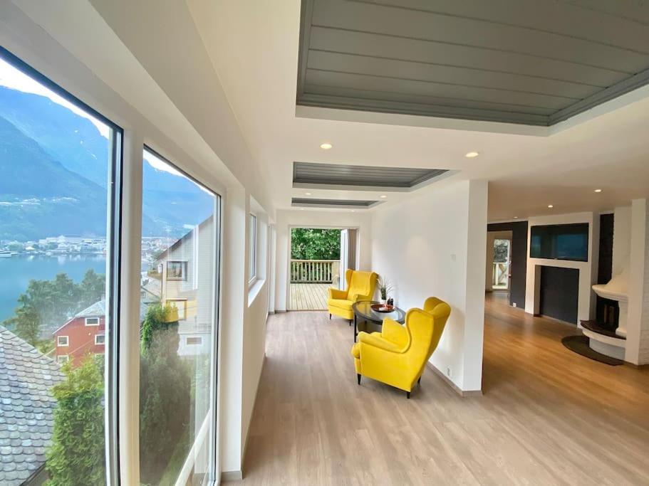 Villa Fjordside Panorama House Trolltunga à Odda Extérieur photo