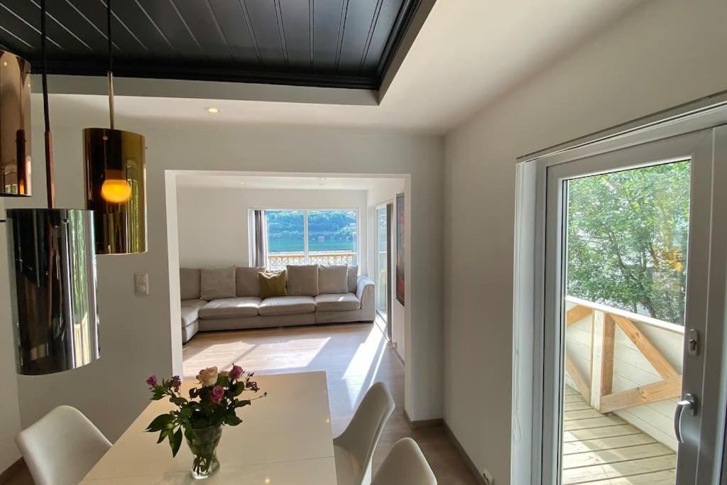 Villa Fjordside Panorama House Trolltunga à Odda Extérieur photo